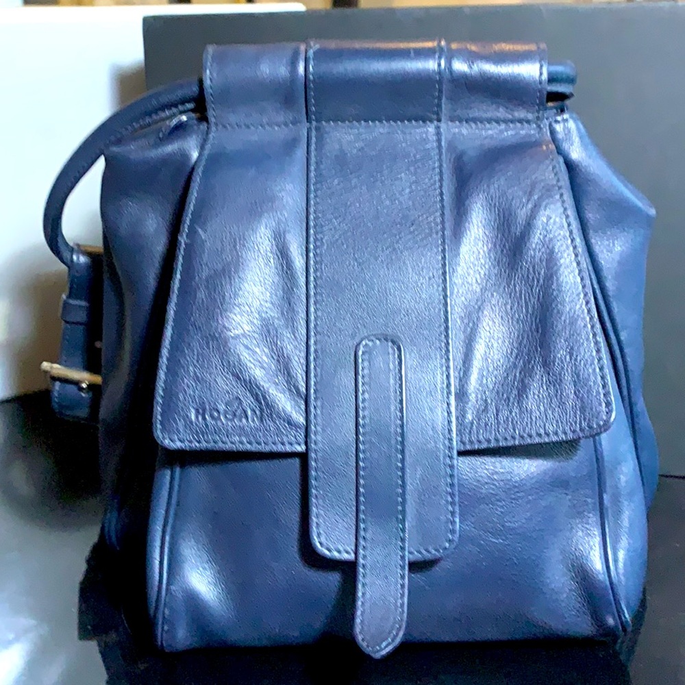 One of a kind vintage Hogan bag made in Italy 💙
